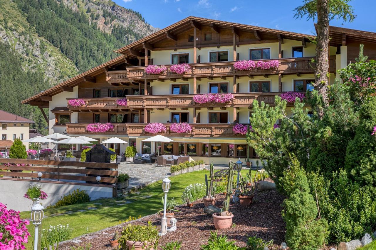 Hotel Sonnblick Sankt Leonhard im Pitztal Exterior photo