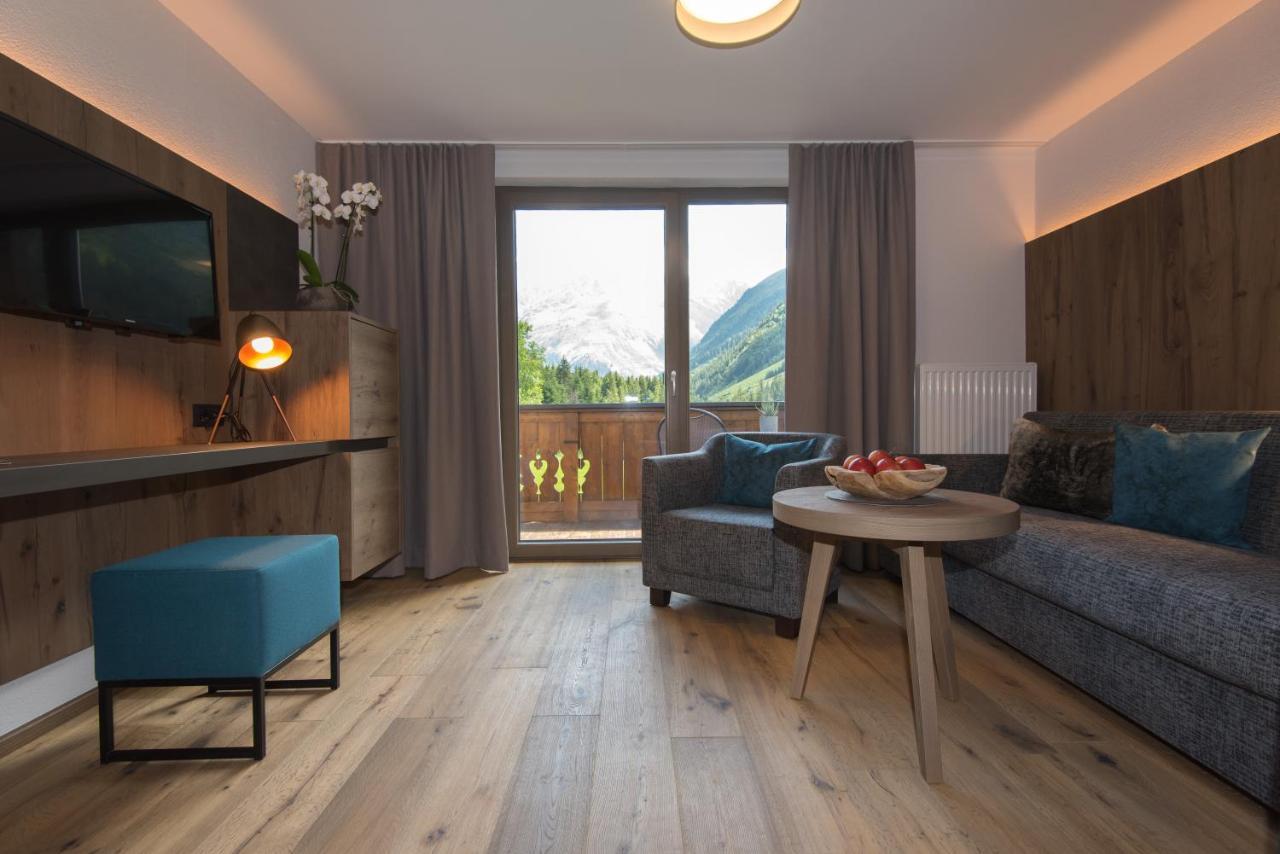 Hotel Sonnblick Sankt Leonhard im Pitztal Exterior photo